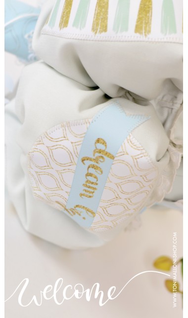 Lumanare de botez cu flori si baloane de aer cald, 65x4 cm, Mint & Gold Balloons  1